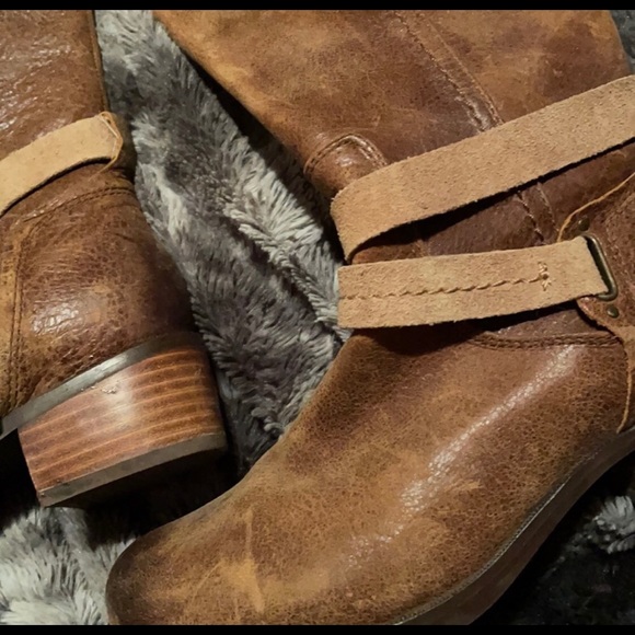 UGG Ridding Boots - Picture 4 of 6